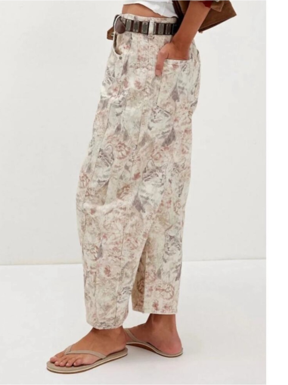 Free People We The Free Good Luck Barrel Jeans Cat Camo Print Cream sz 27 - Picture 2 of 16